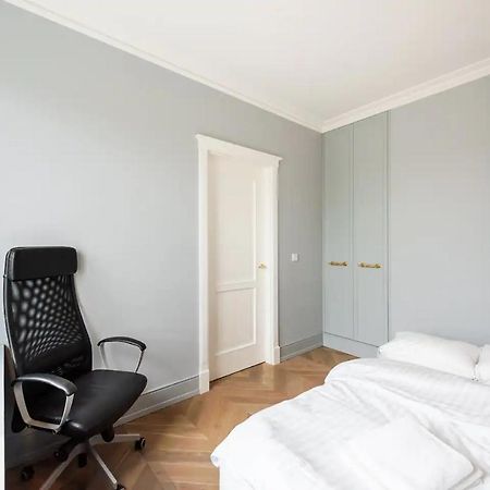 Luxury Garden Apartment ワルシャワ エクステリア 写真