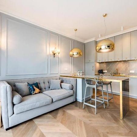 Luxury Garden Apartment ワルシャワ エクステリア 写真