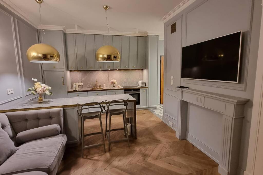Luxury Garden Apartment ワルシャワ エクステリア 写真