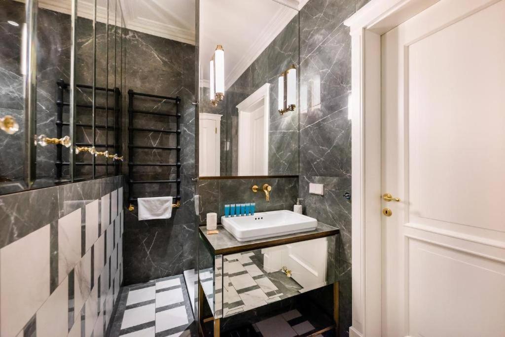 Luxury Garden Apartment ワルシャワ エクステリア 写真