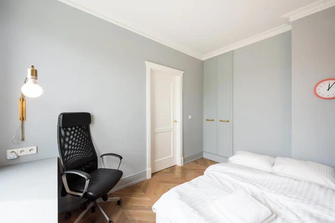 Luxury Garden Apartment ワルシャワ エクステリア 写真