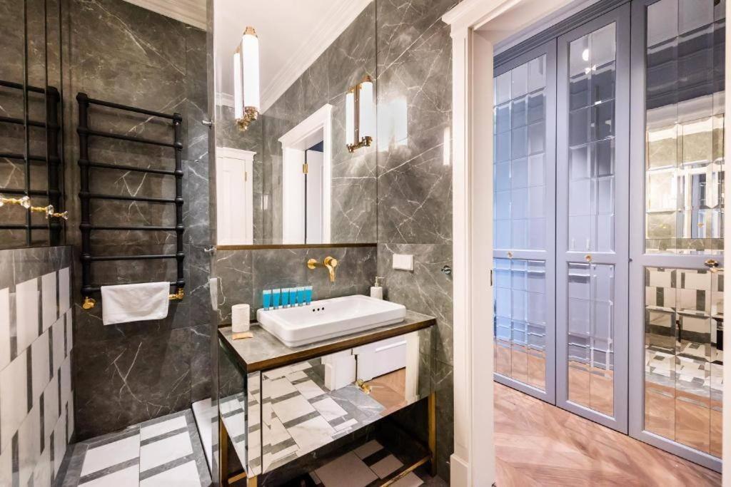 Luxury Garden Apartment ワルシャワ エクステリア 写真