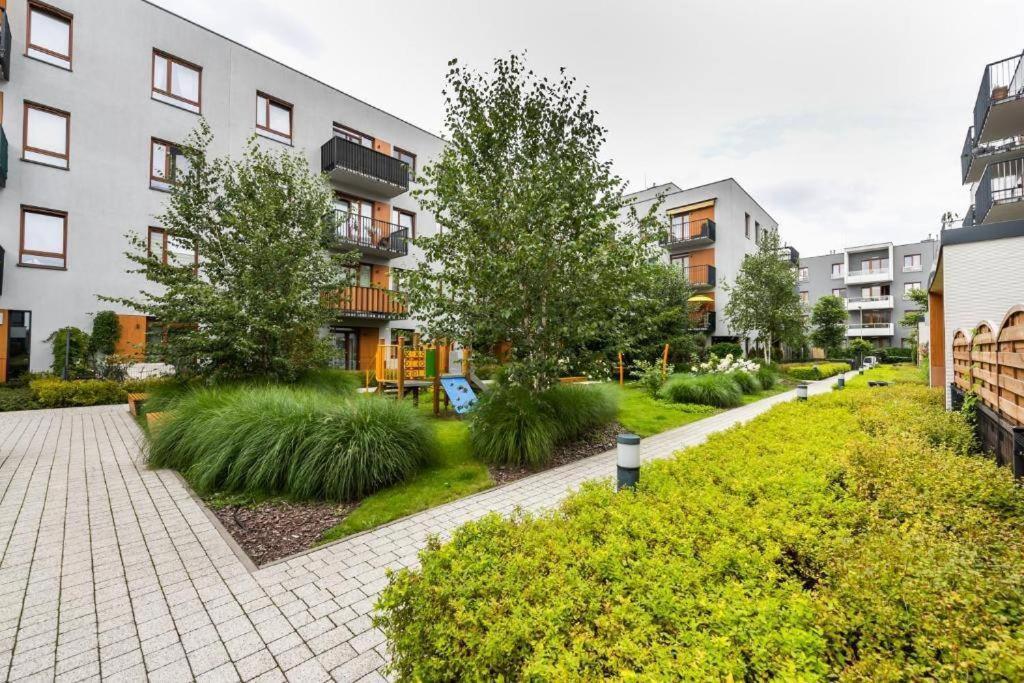 Luxury Garden Apartment ワルシャワ エクステリア 写真