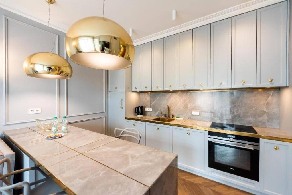Luxury Garden Apartment ワルシャワ エクステリア 写真