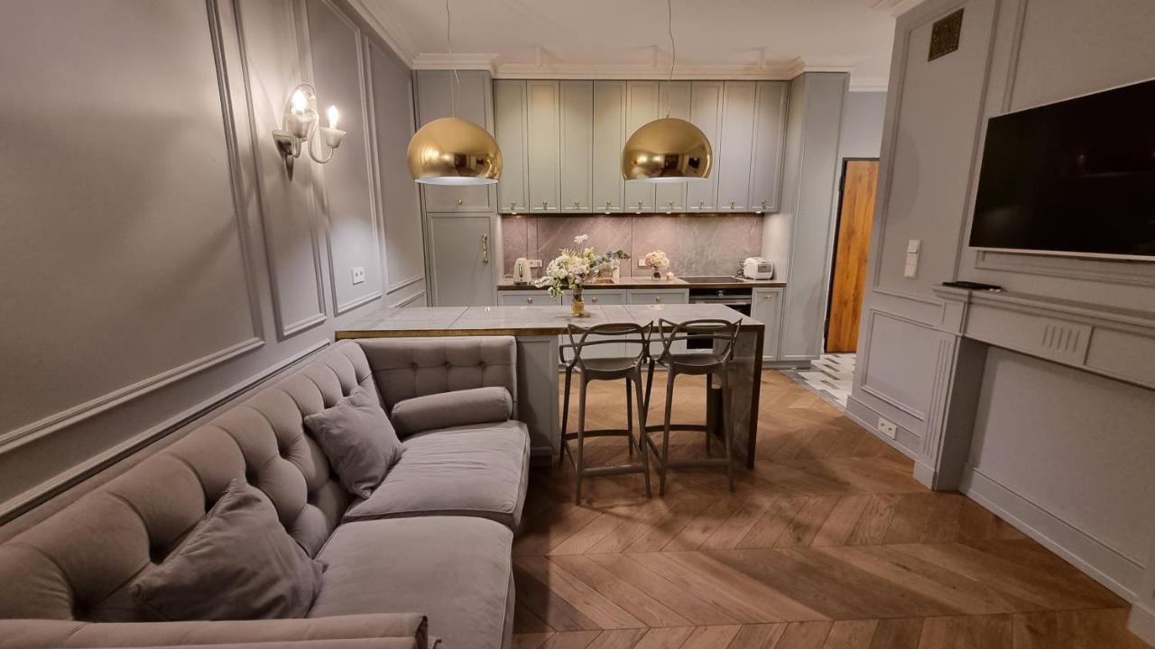 Luxury Garden Apartment ワルシャワ エクステリア 写真
